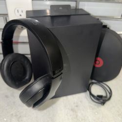 Beats Studio Pro Bluetooth Headphones – Black (Like New)