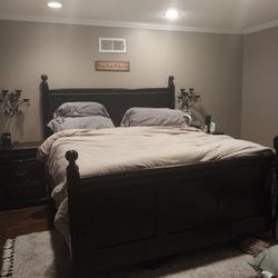 Cal King Bedroom Set