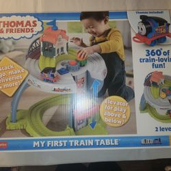 Thomas & Friends My First Train Table with Mini Push Along Thomas Engine