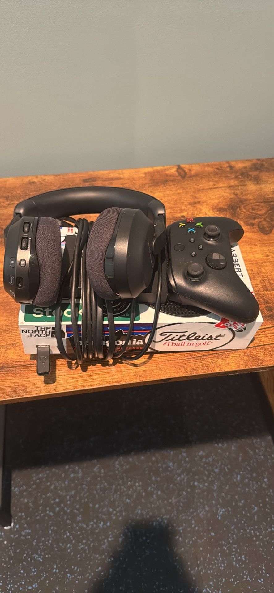 Xbox Series S 512 GB , Turtle Beach Stealth 700 Bluetooth Headset, 2 TB External Gamedrive