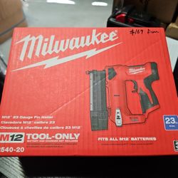 Milwaukee
M12 12-Volt 23-Gauge Lithium-Ion Cordless Pin Nailer (Tool-Only)