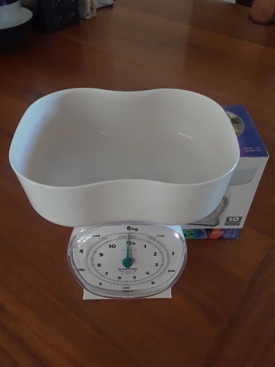 Plastic kitchen scale