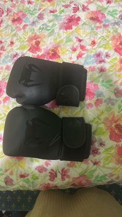 Punching gloves