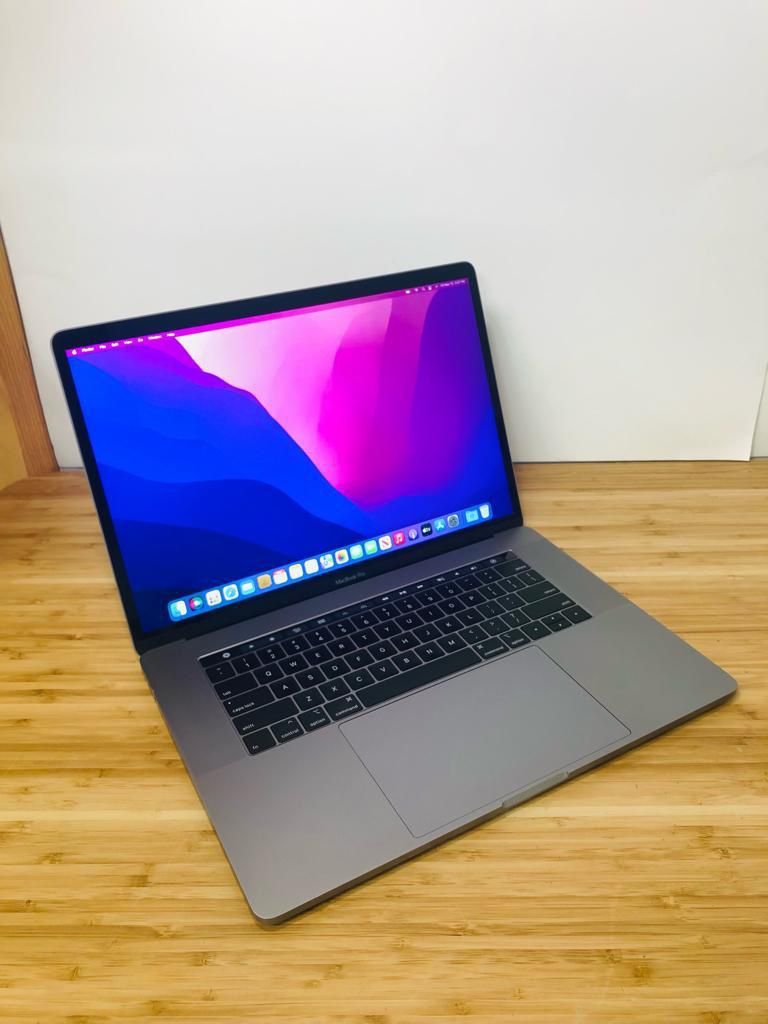 MacBook Pro 15” Laptop Apple Space Grey Intel Core i7/16GB RAM