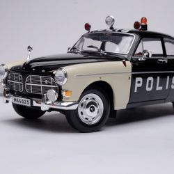 Volvo 121 Amazon Police, 1:18 Diecast Model Car from Revell