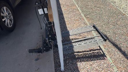Wheel chair lift