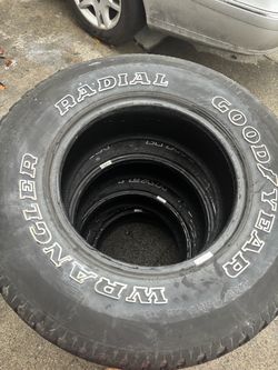 Goodyear Wrangler Radial Tire P235/75R15