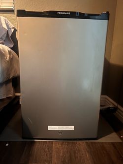 Frigidaire mini fridge