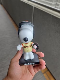 Snoopy bobblehead