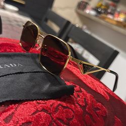 Brand New Never Work women’s Prada Sunglasses 