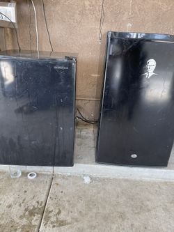 Mini Fridges (2 EA)