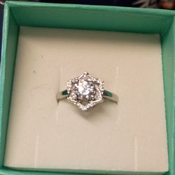 Size 9   2 carat mossanite sterling silver