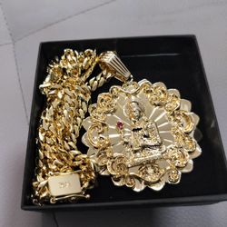 14k gold-plated Cuban link chain and pendant
