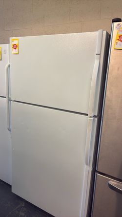 Nice like new Kenmore refrigerator
