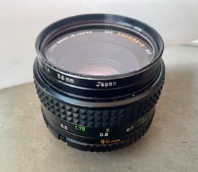 ** Minolta MC Rokkor-X 50mm f1.7 Lens w/1A Filter **