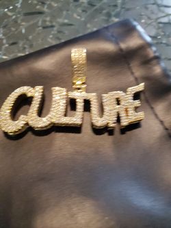 Culture pendant very nice