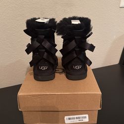 Ugg - T Bailey Bow II (Size 6 Toddler)