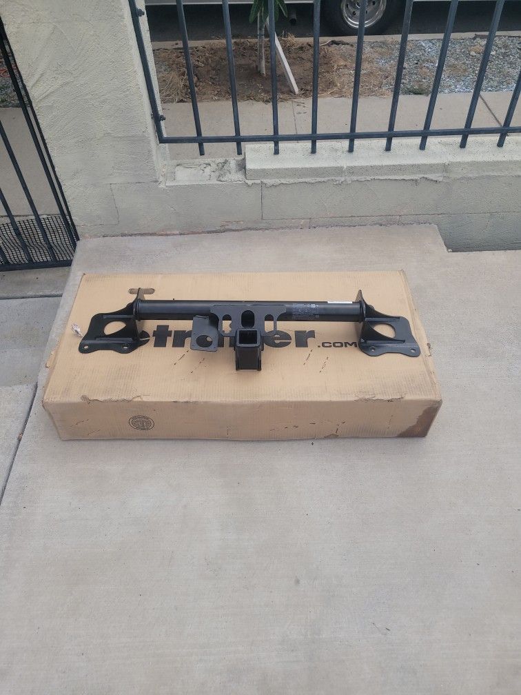 Tesla Model Y & Model 3 tow hitch 9.5 out of 10