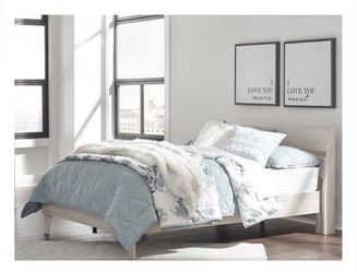 Ashley Socalle Platform Bed - Full