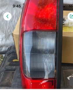 New left tail light for 2004 Nissan explorer