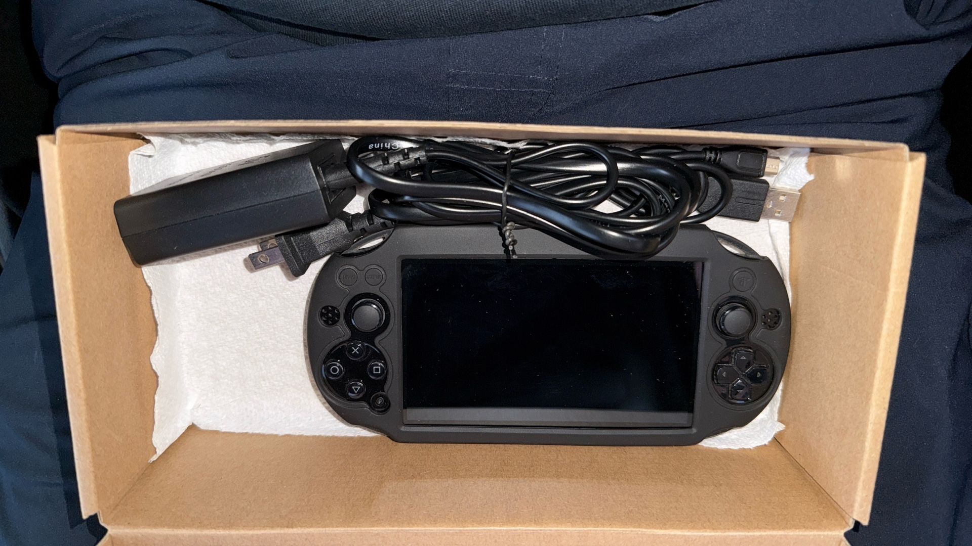 PlayStation Vita 2000(slim) CORE BLACK