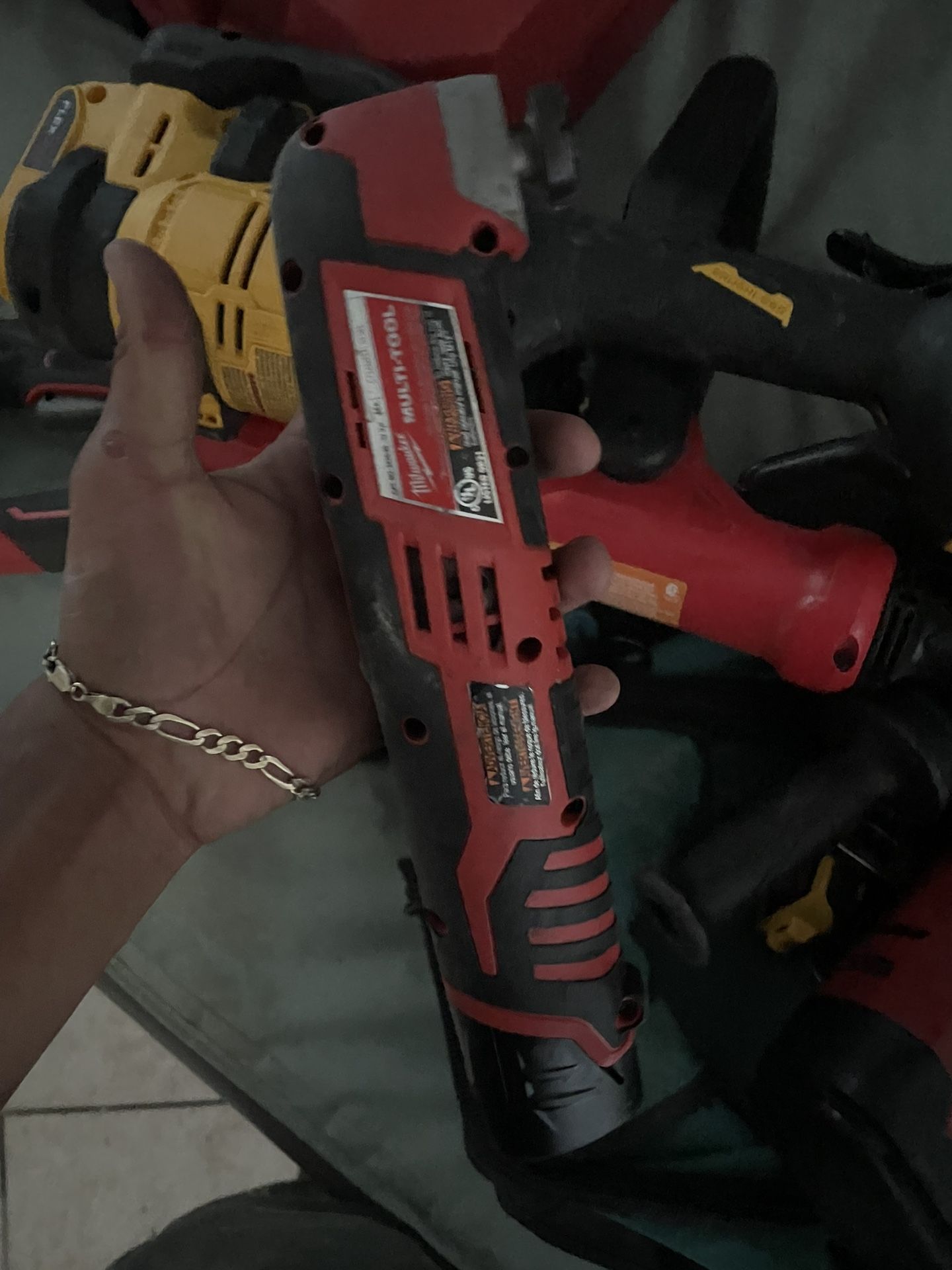 Milwaukee M12 12V Lithium-Ion Cordless Oscillating Multi-Tool,