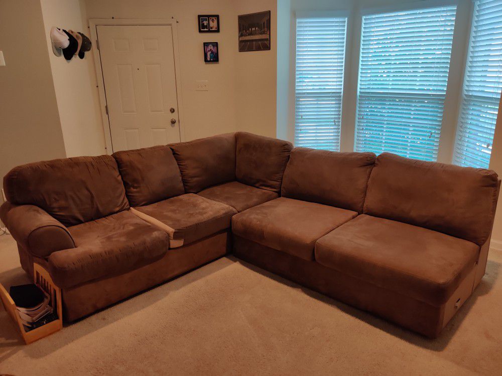  Beautiful, comfortable Sofa Sectional, Brown