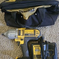 Dewalt 1/2  Impact Gun Charger and Bag