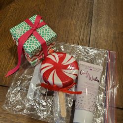 Three Pc Bath Set, New