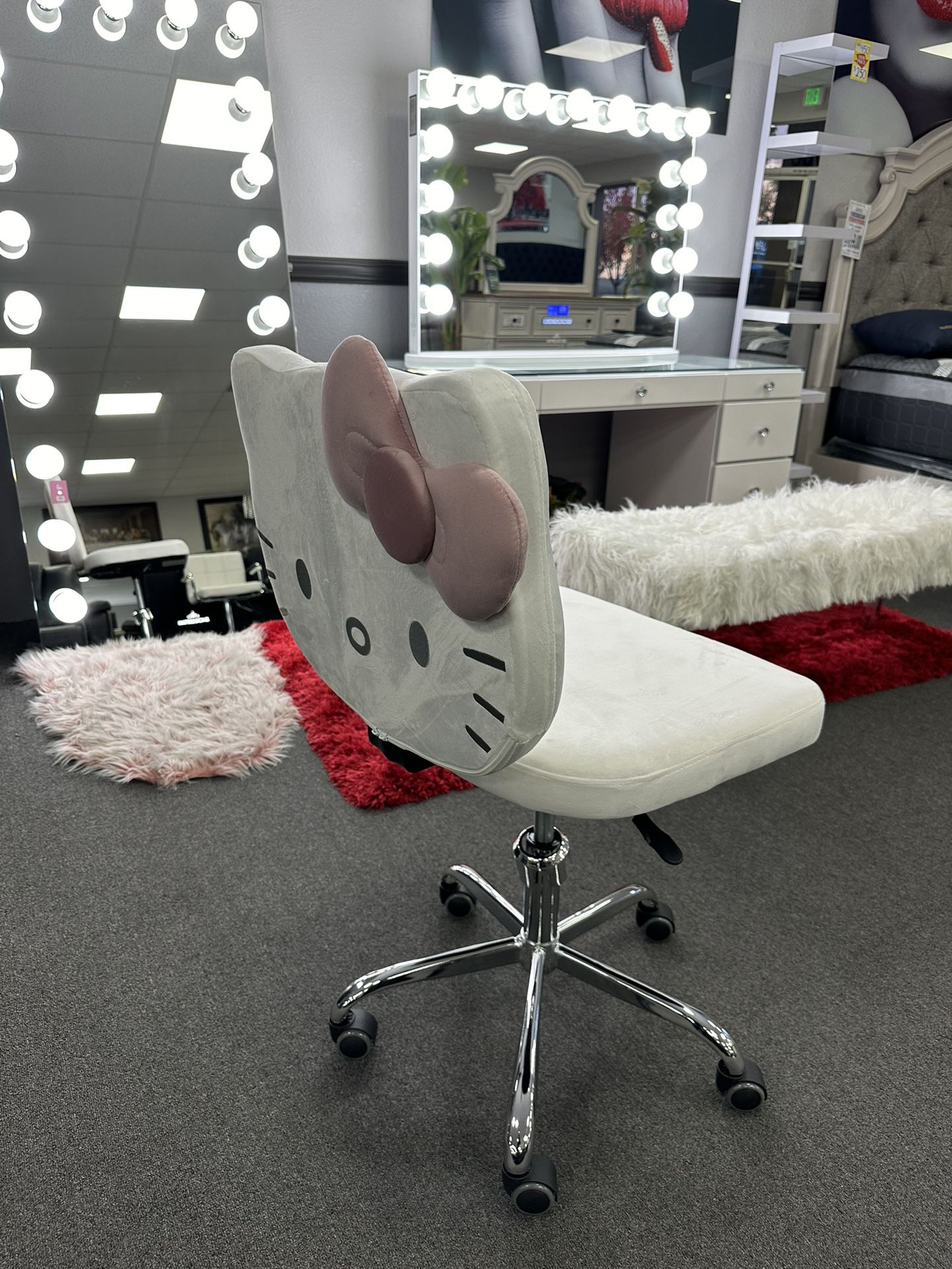 White Hello Kitty Chair