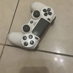 White PS4 Controller 