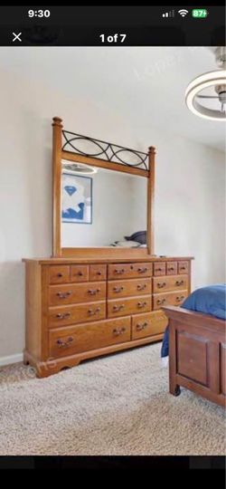Queen size desser and bed
