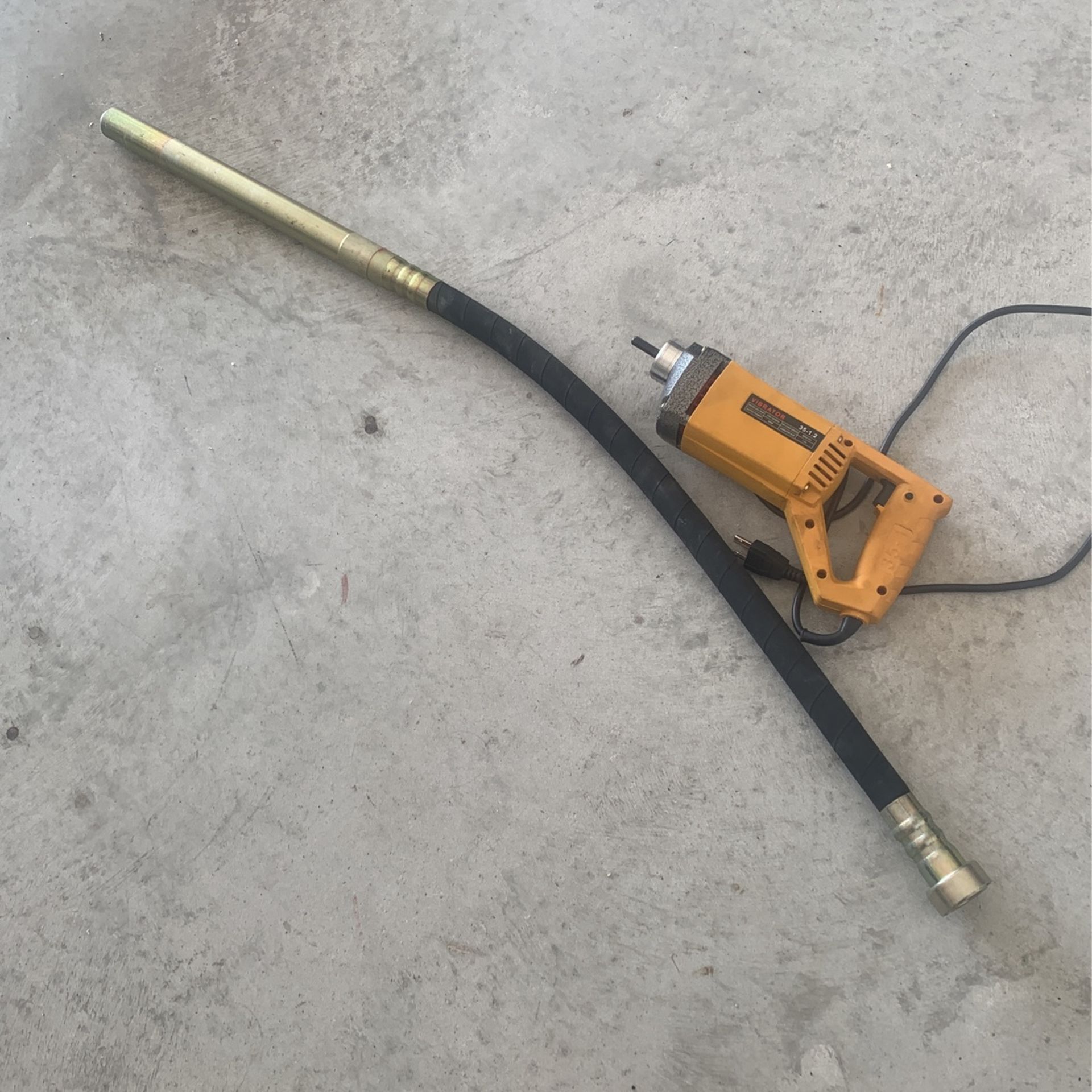 CONCRETE VIBRATOR