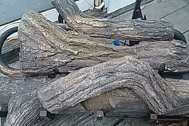 Gas fire log set great condition