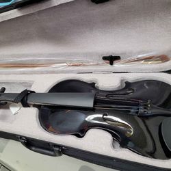 New!! 4/4 Violin. Black