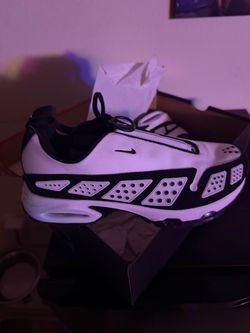 Nike Air Max TW White Black Sneakers ( SIZE 7 WOMANS)