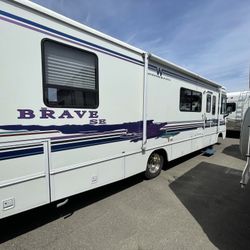 1998 Winnebago Brave 31DQ