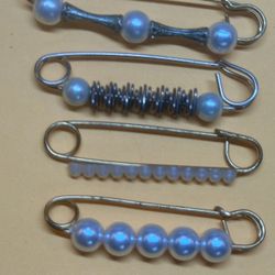 Brooch Lot