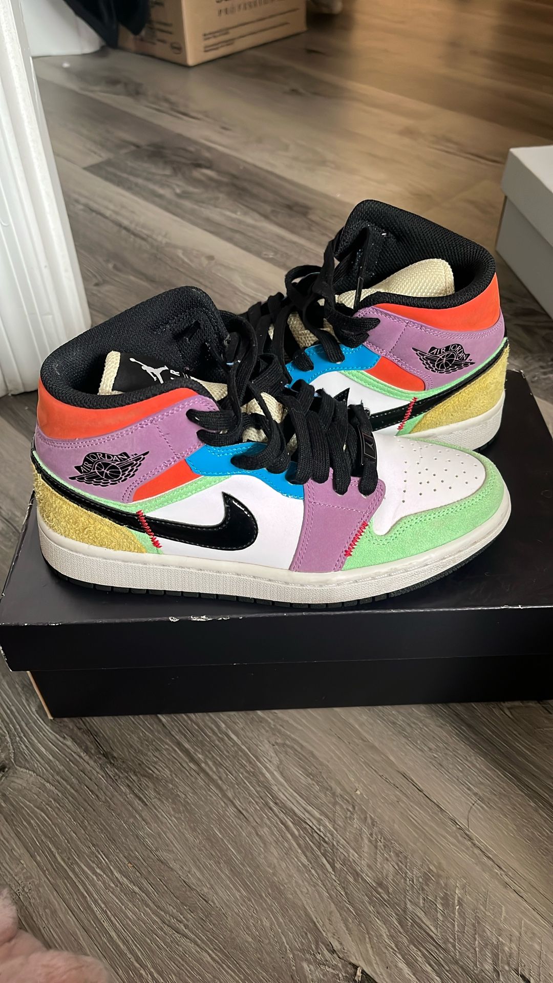 Air Jordan 1 Mid SE 'Lightbulb'