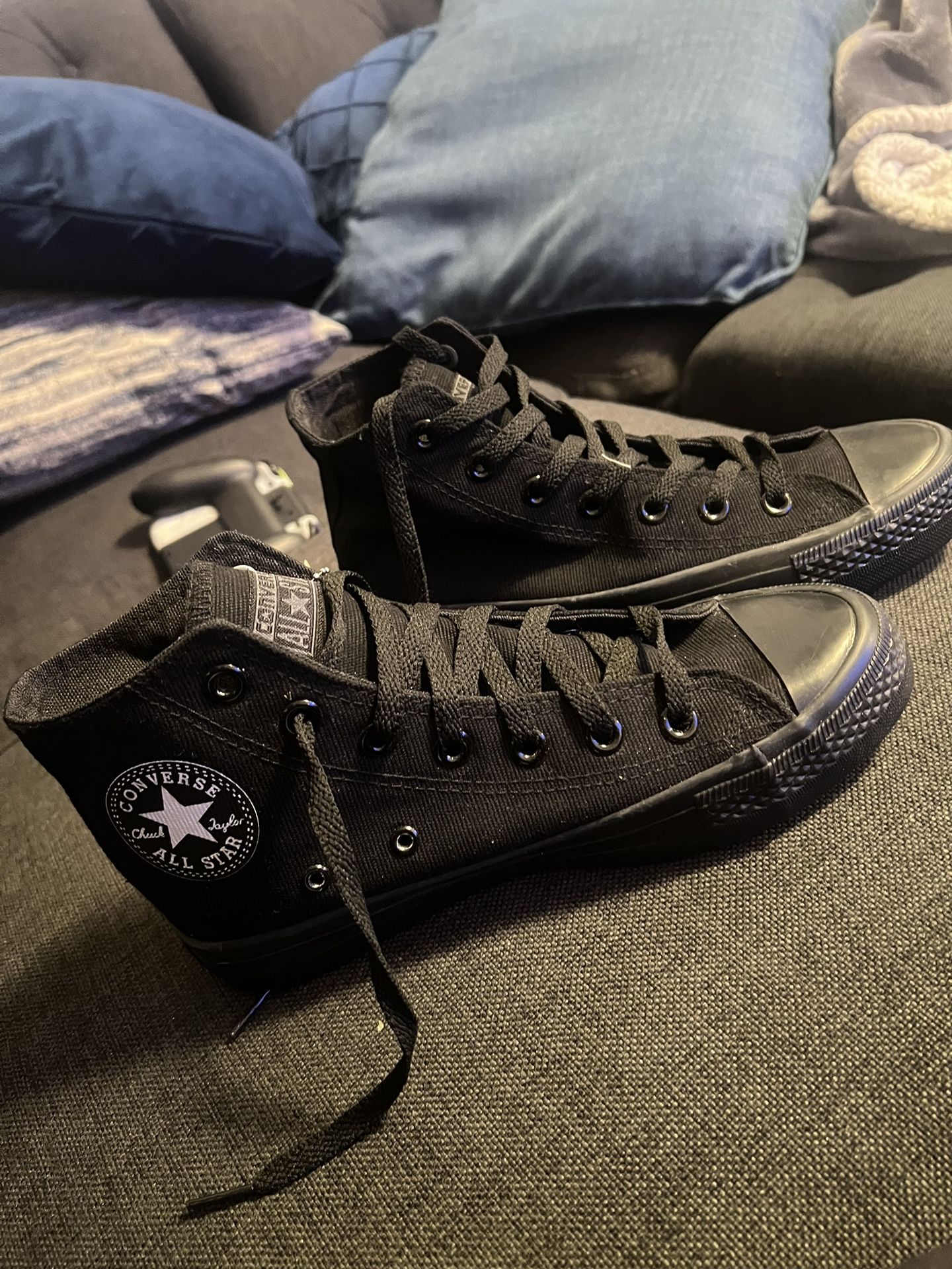 Black converse