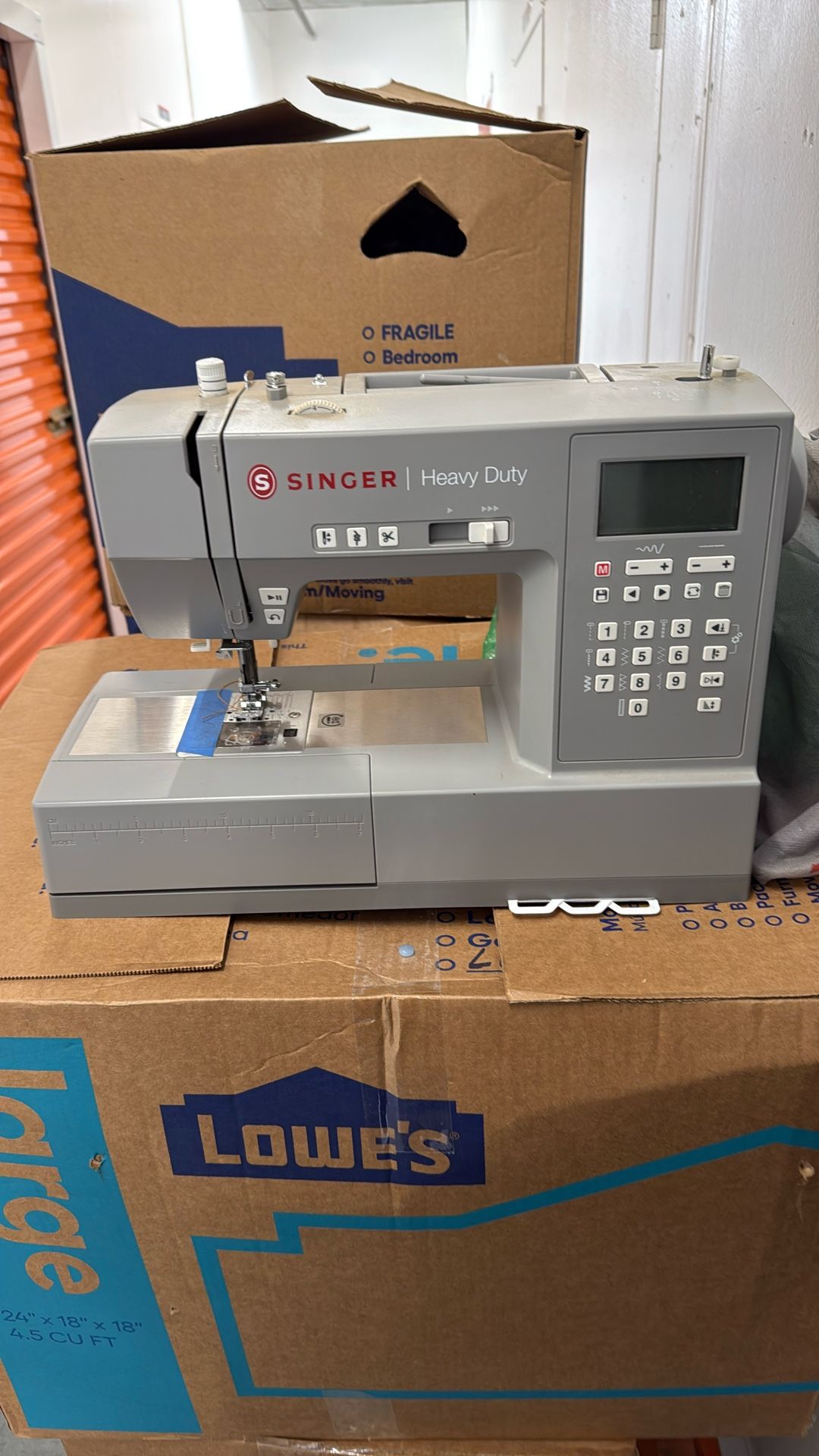 Singer Heavy Duty Sewing Machine 6700c