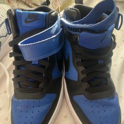 Boys Shoes Sizes Are On The Picture. All New Except For Blusa And Black Nikes And The Army Green Pumas. $20 Sec New And $10 The Used Ones. 