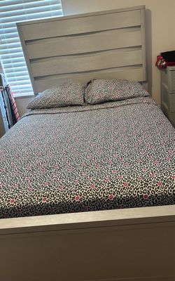 Full bed with mattress