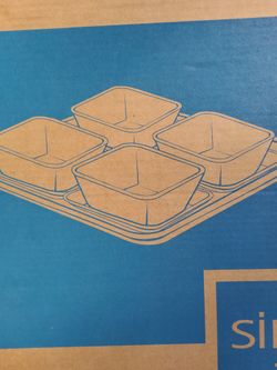 $8 PAMPERED CHEF. ESSENTIAL SET $8