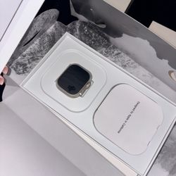 Apple Watch Ultra 2 49mm BRAND NEW . 