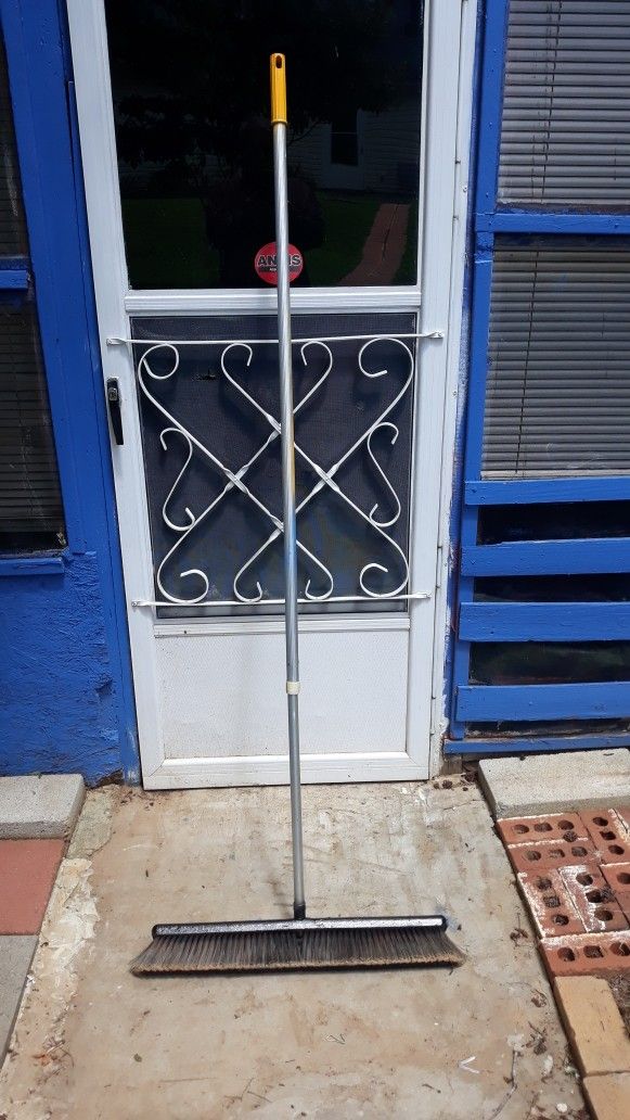 SWEEPER BROOM