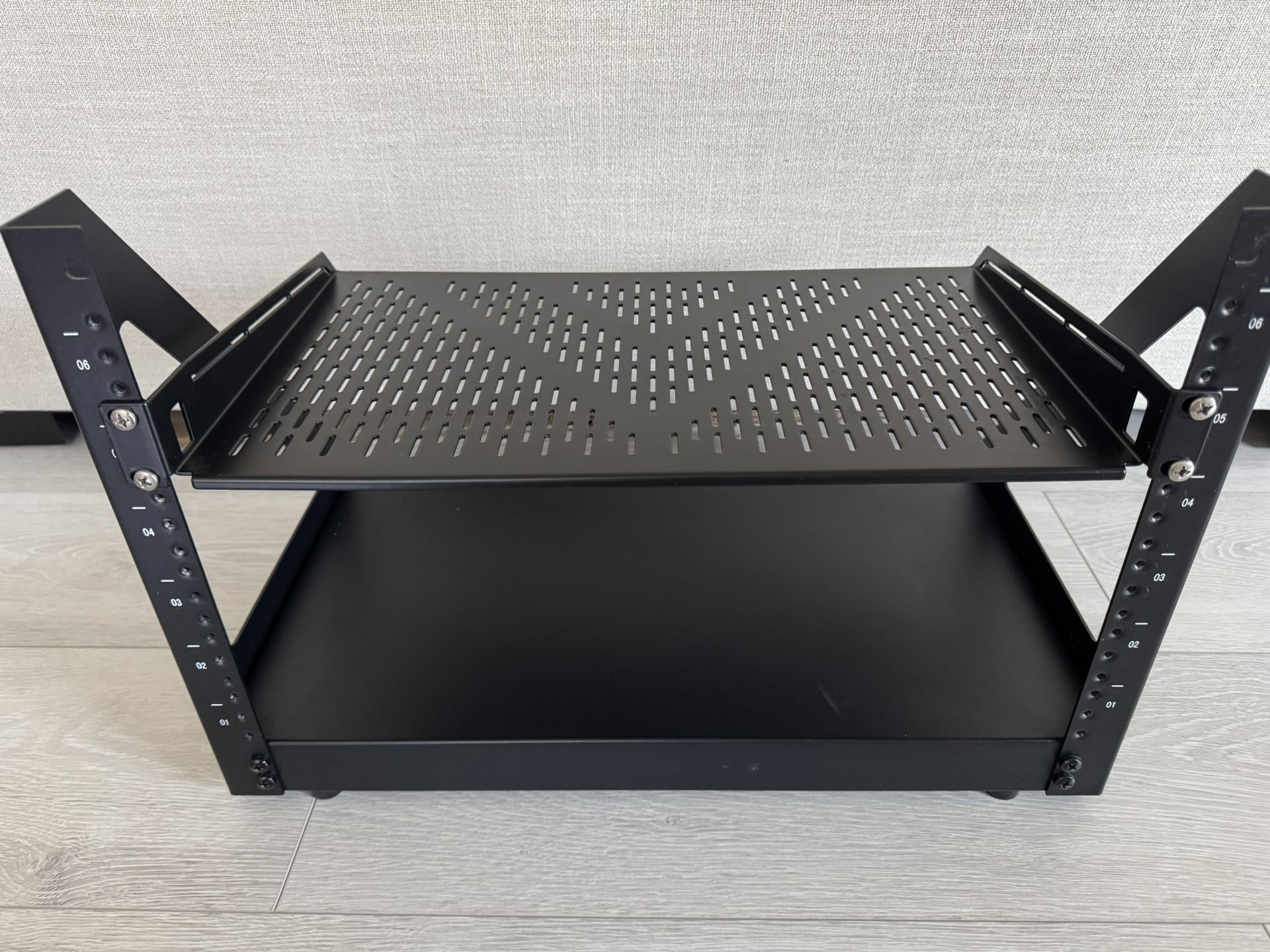 StarTech 12U Open Frame 19" Network Rack + 2 Shelfs