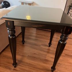 Table/Chairs
