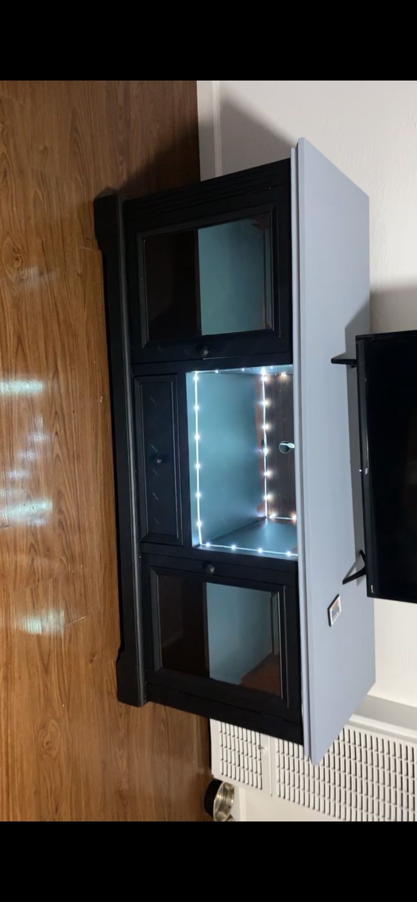 TV STAND WITH LED LIGHTS