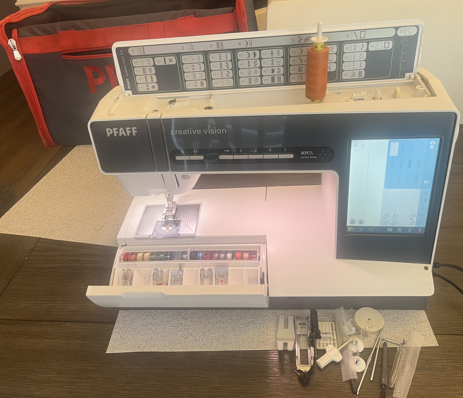 Pfaff Creative Vision w/o Embroidery Unit